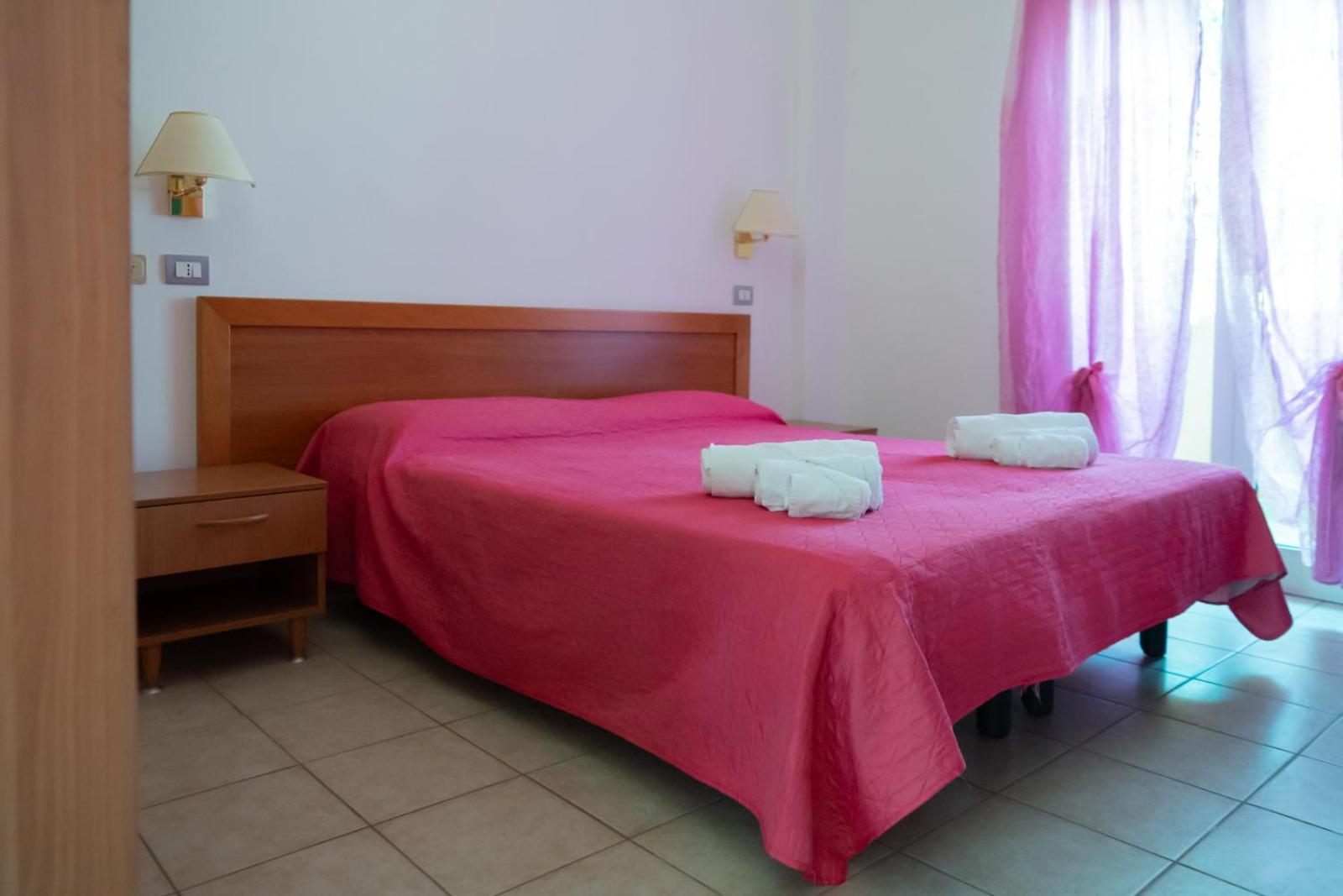 Hotel Palme Gemelle Vieste Esterno foto