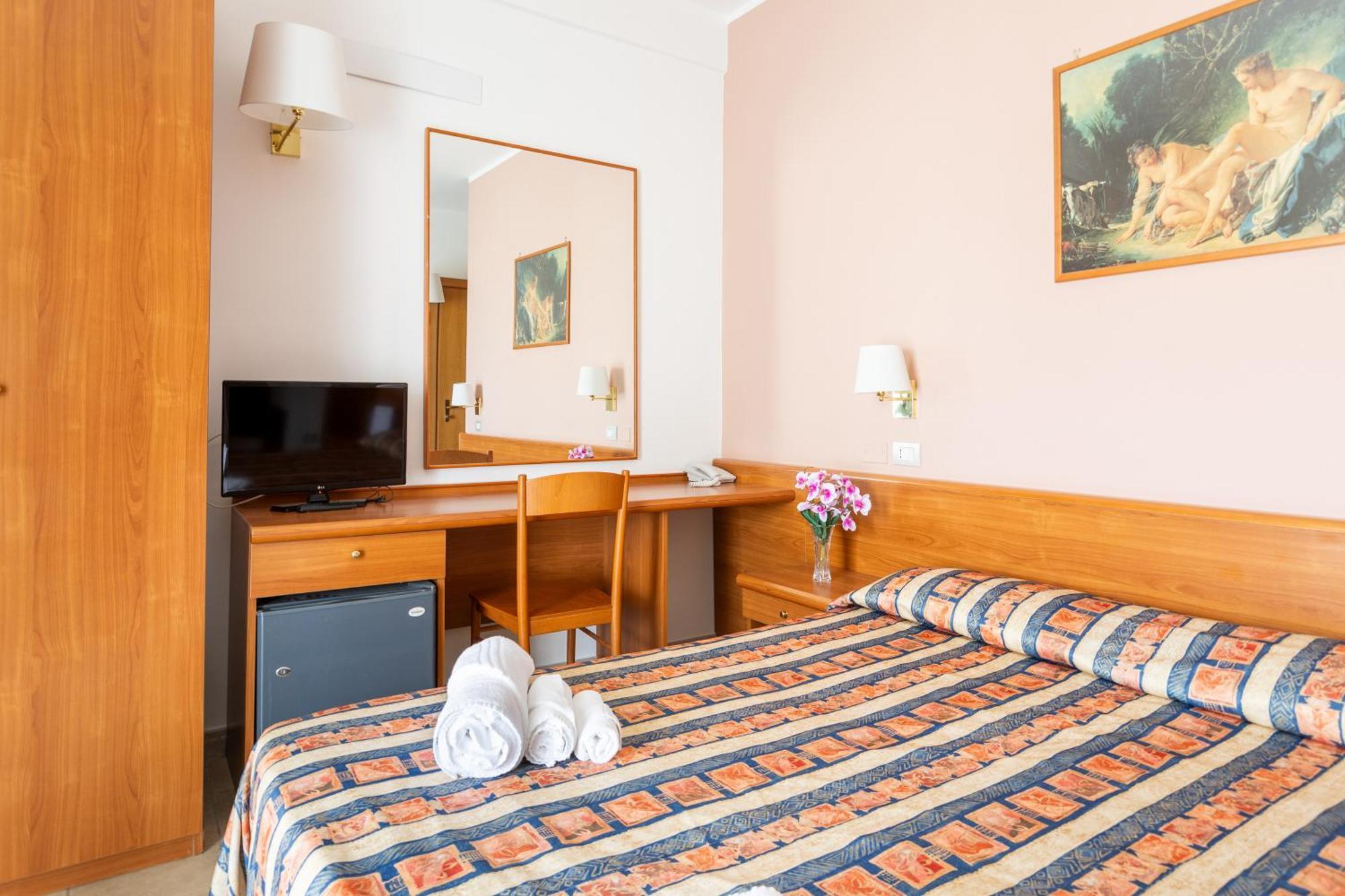 Hotel Palme Gemelle Vieste Esterno foto