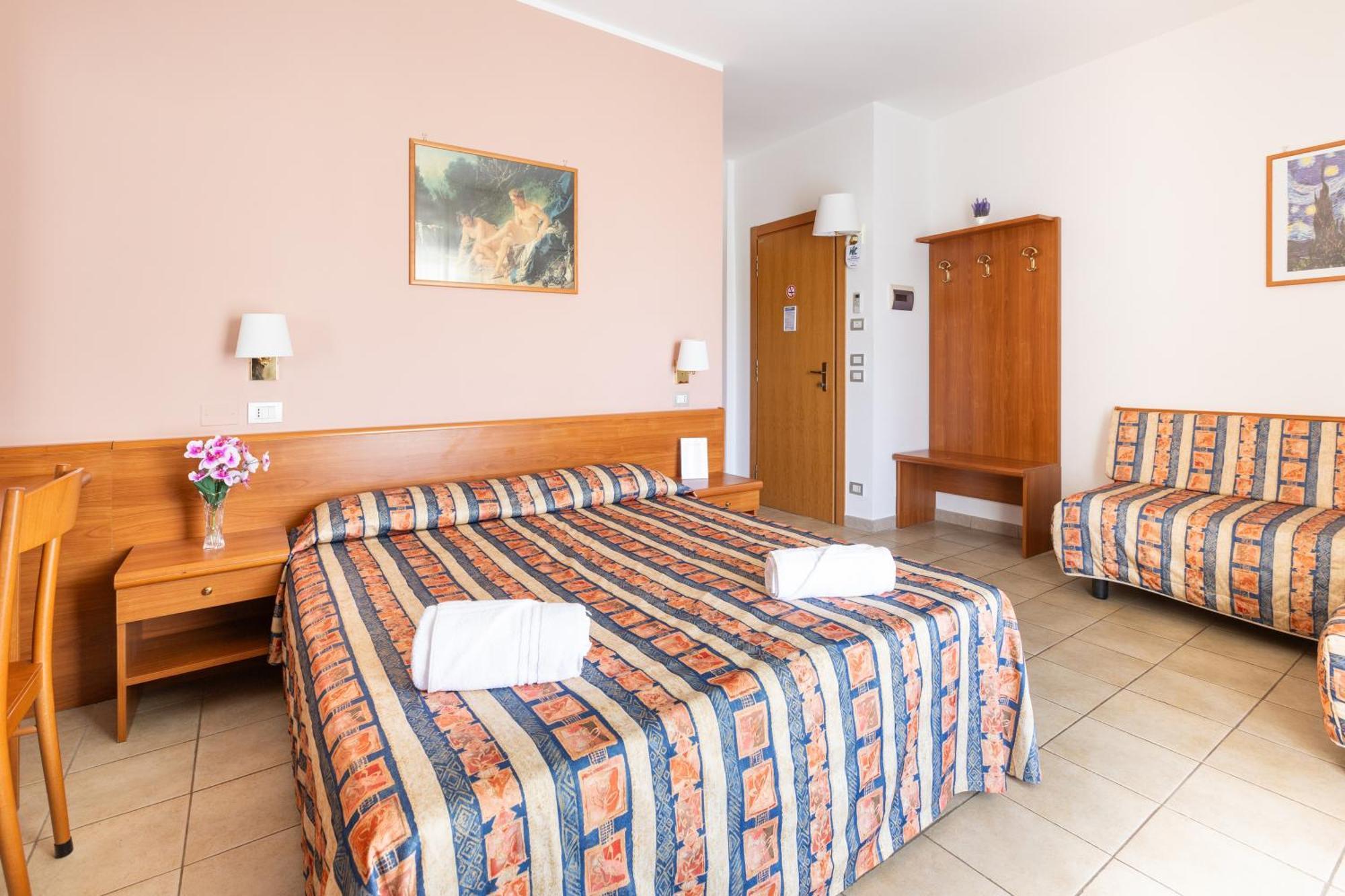 Hotel Palme Gemelle Vieste Esterno foto
