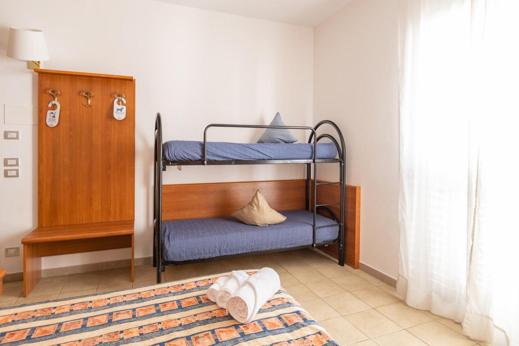 Hotel Palme Gemelle Vieste Esterno foto