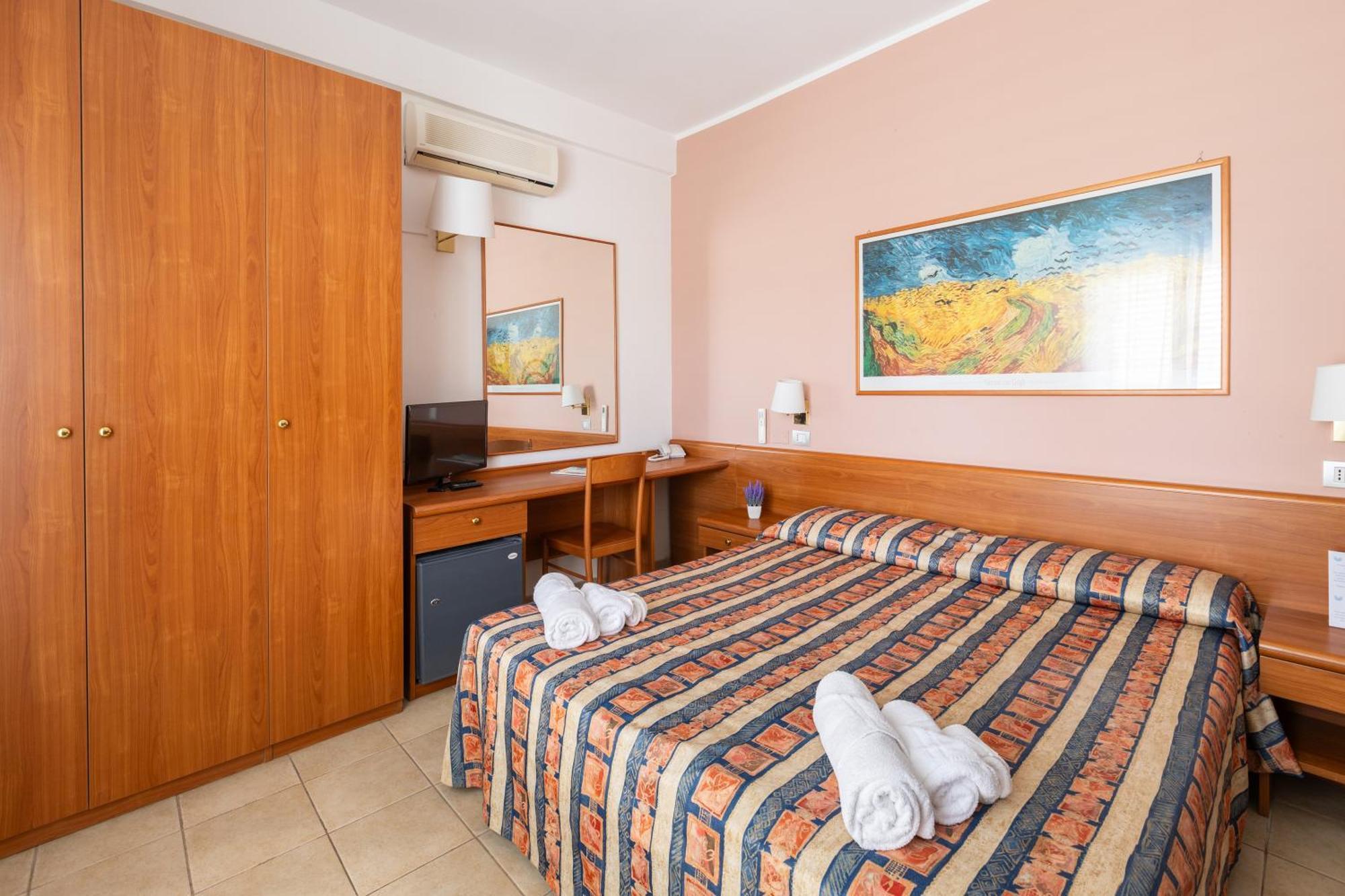 Hotel Palme Gemelle Vieste Esterno foto