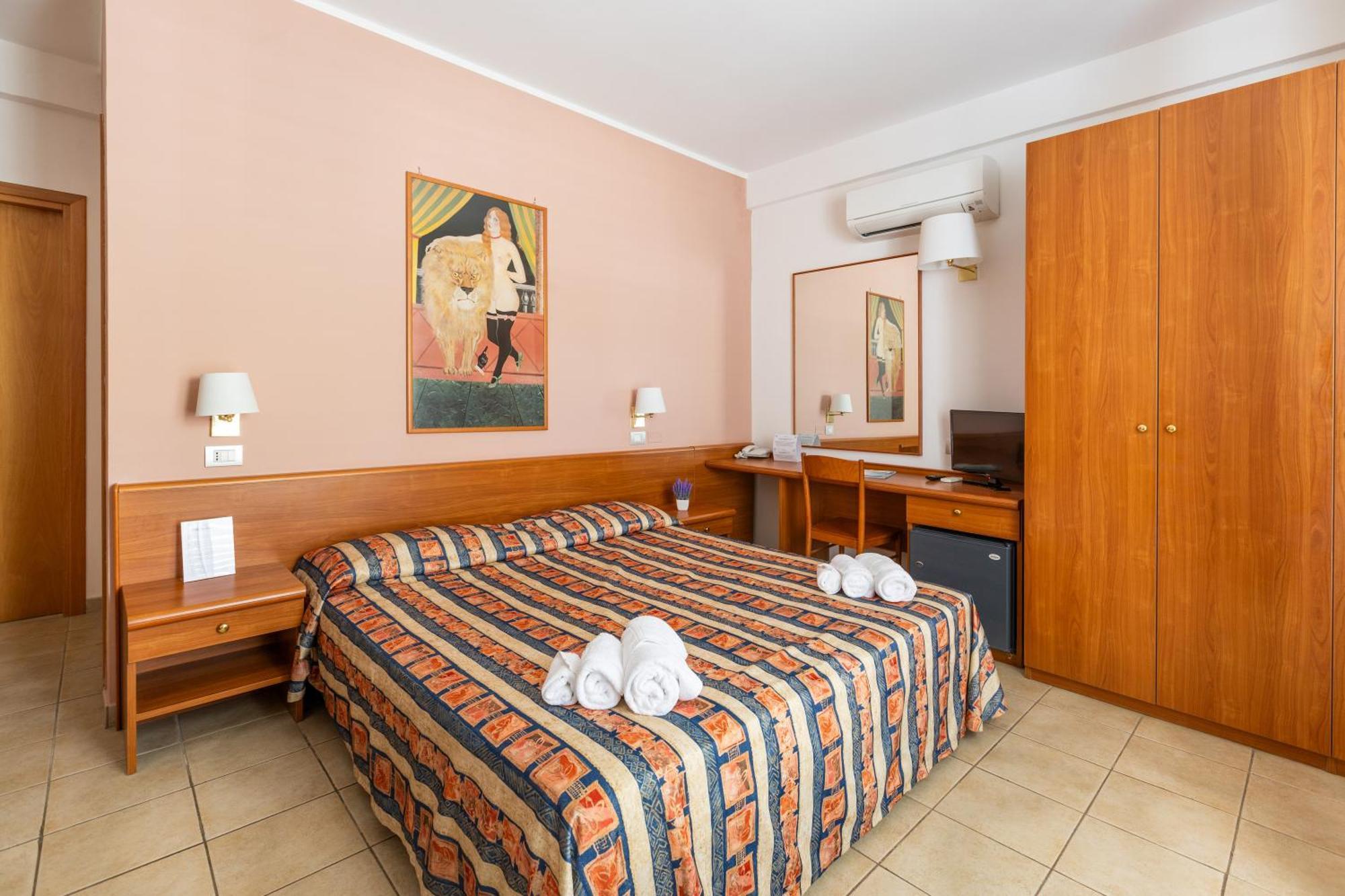 Hotel Palme Gemelle Vieste Esterno foto