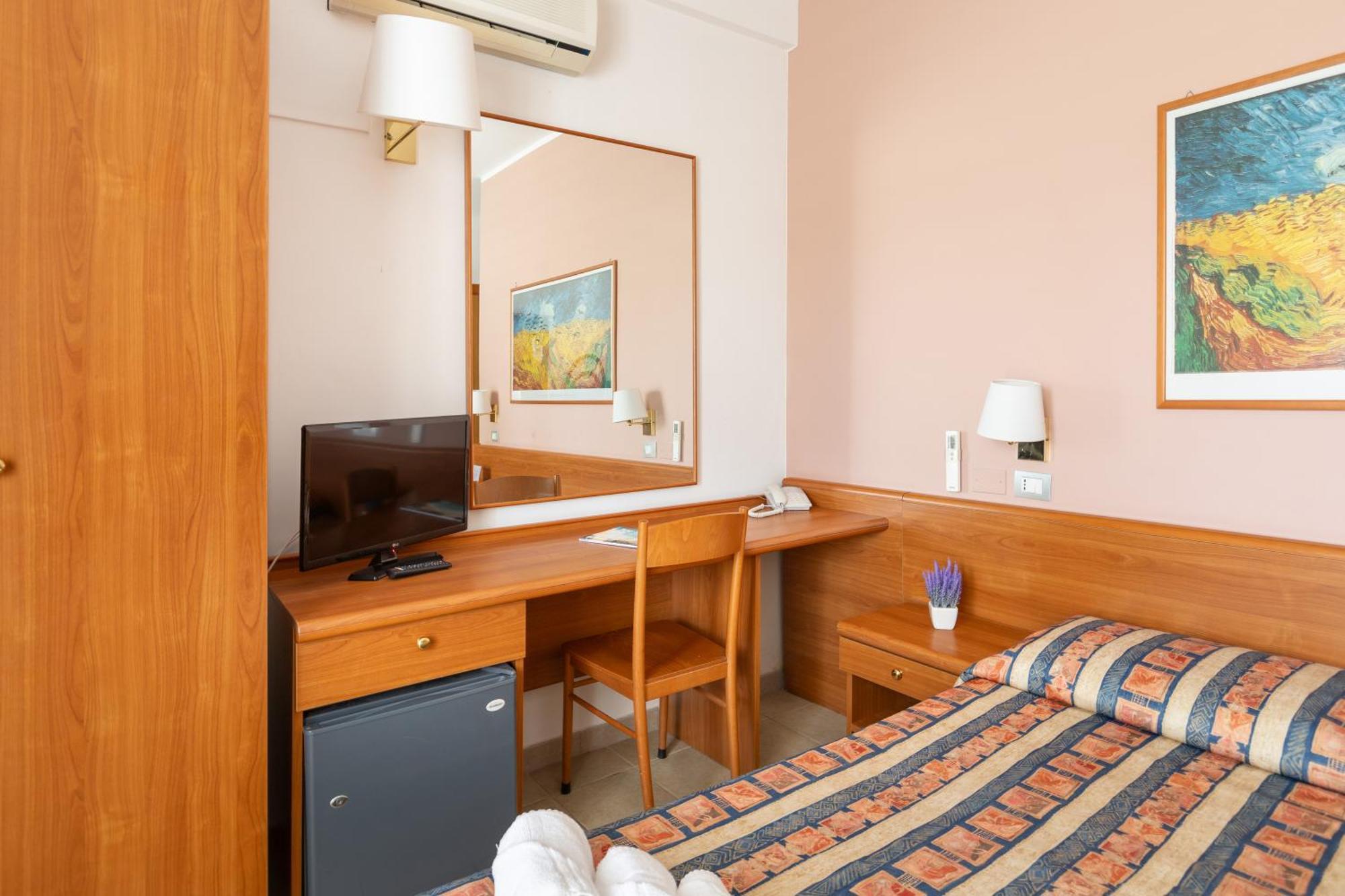 Hotel Palme Gemelle Vieste Esterno foto