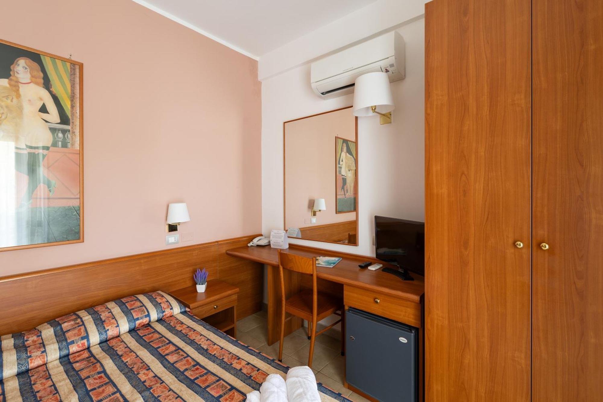 Hotel Palme Gemelle Vieste Esterno foto