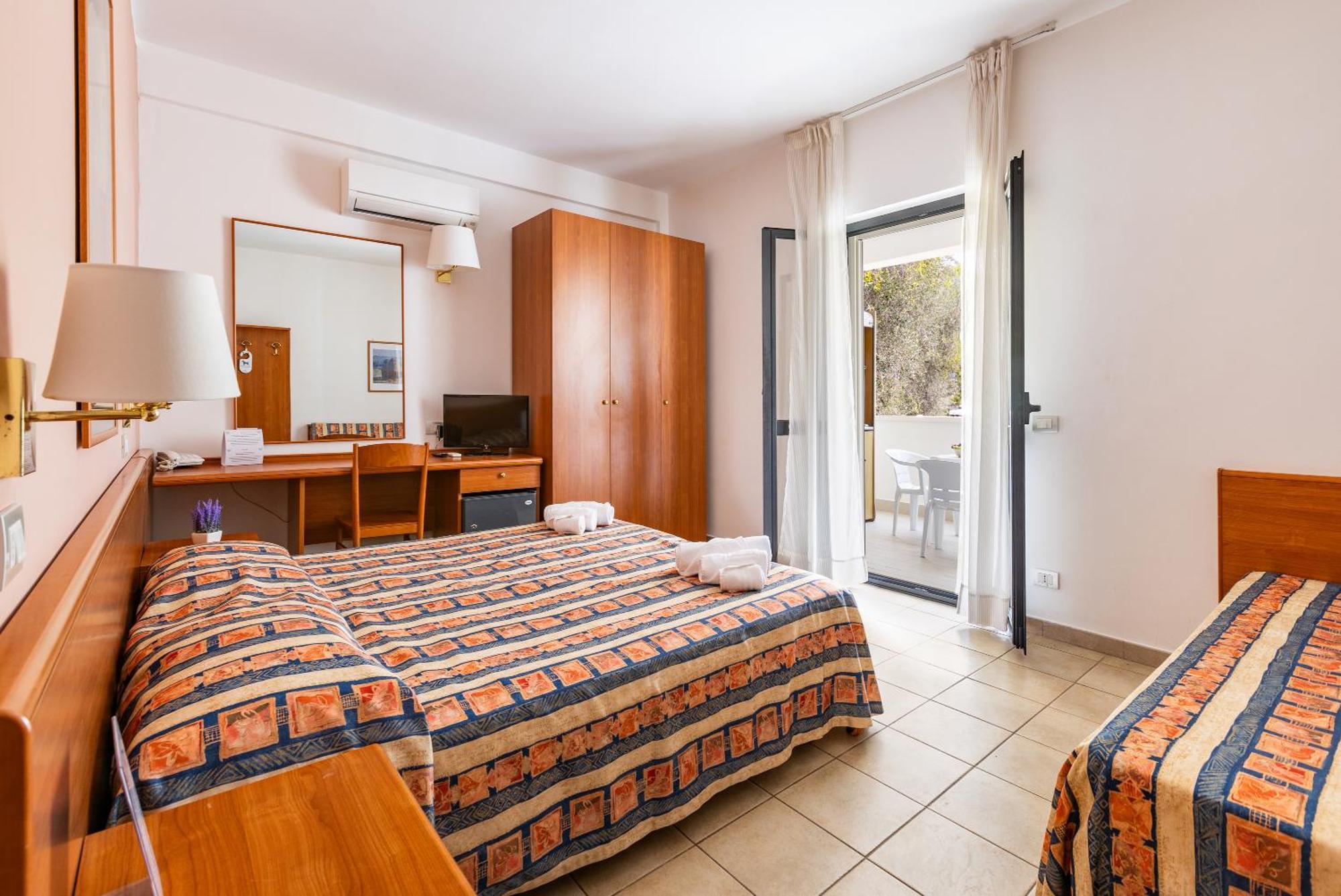 Hotel Palme Gemelle Vieste Esterno foto