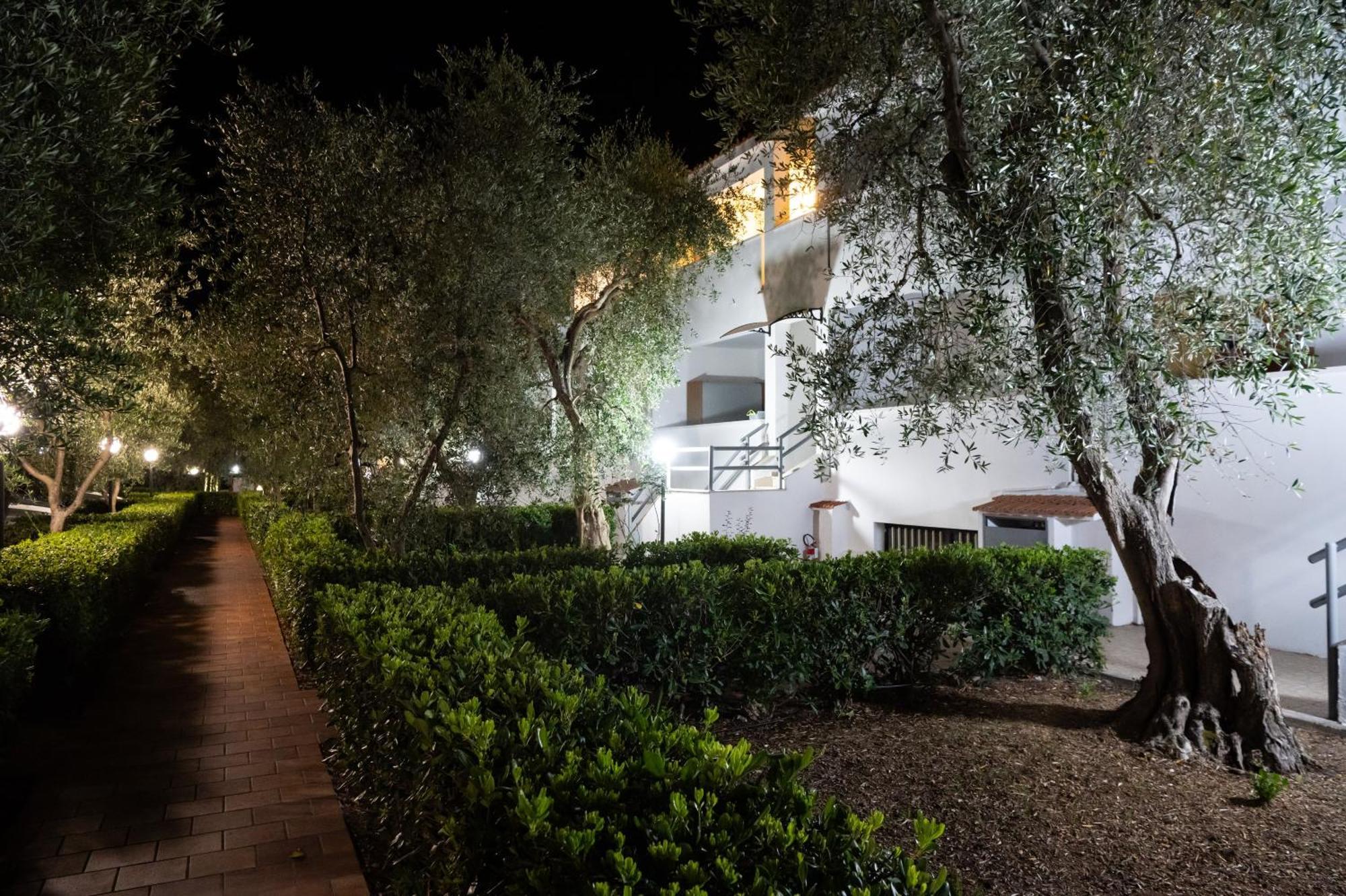 Hotel Palme Gemelle Vieste Esterno foto